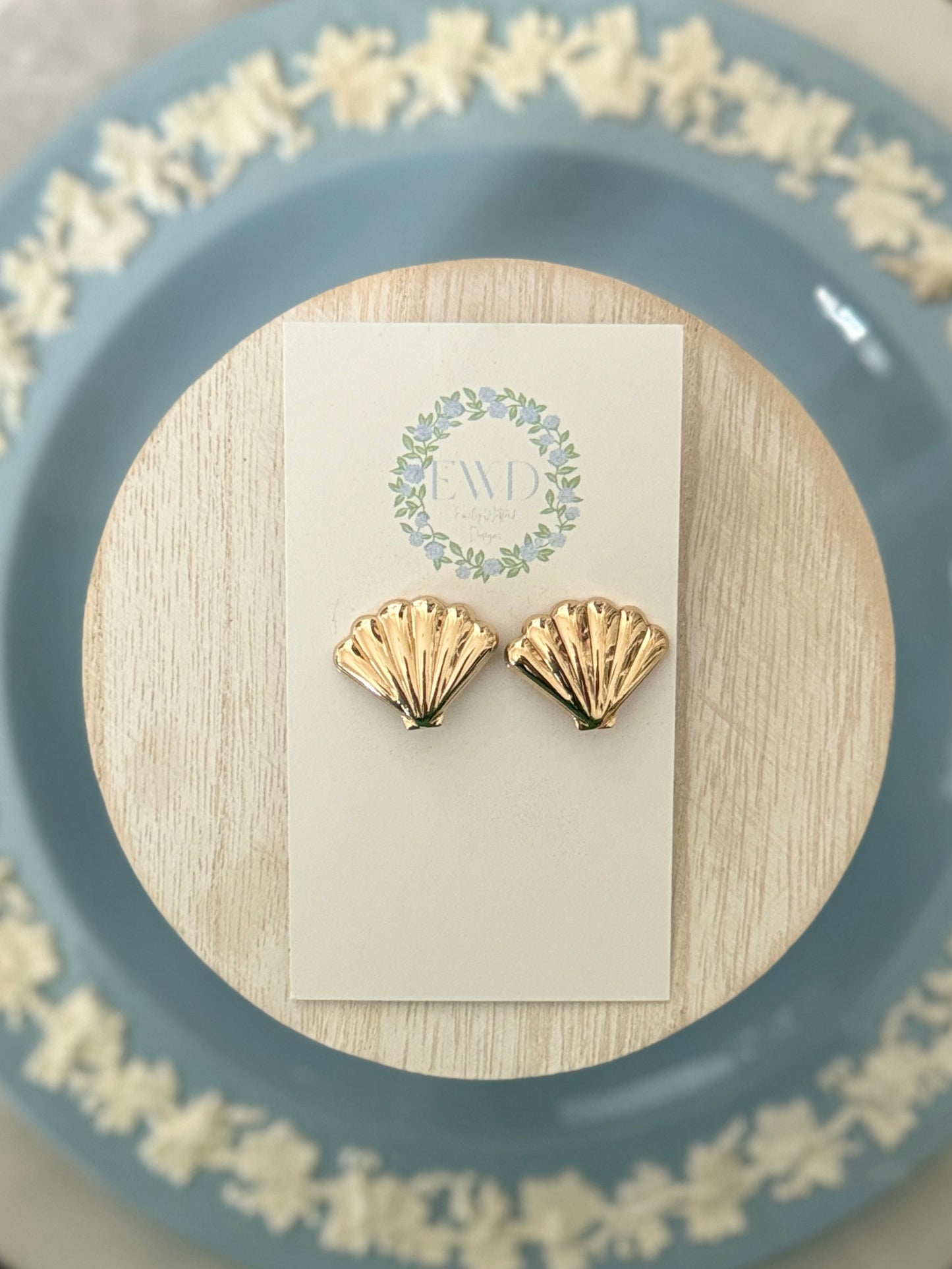 Shell Stud