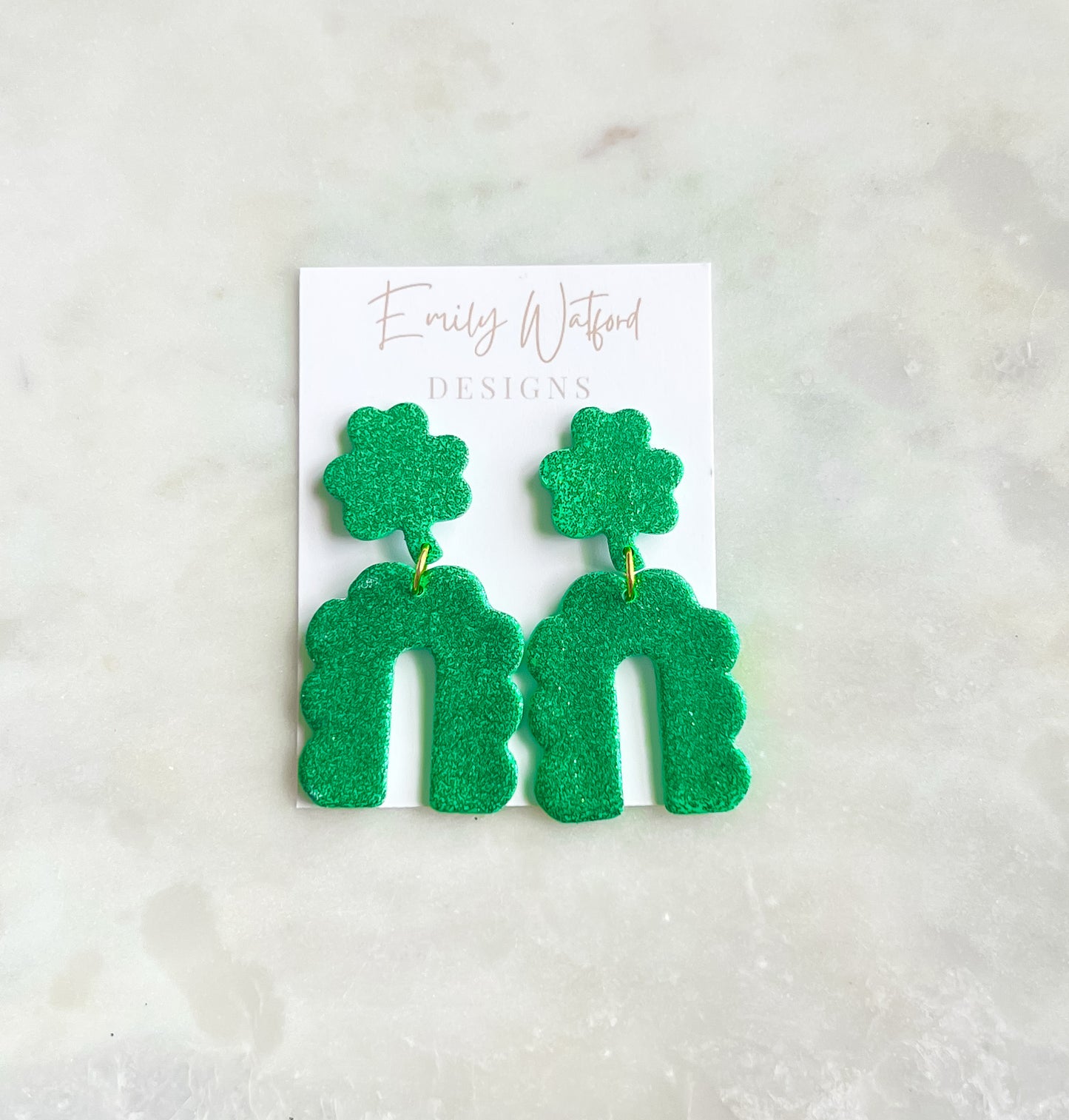 Shamrock Scallop Arch