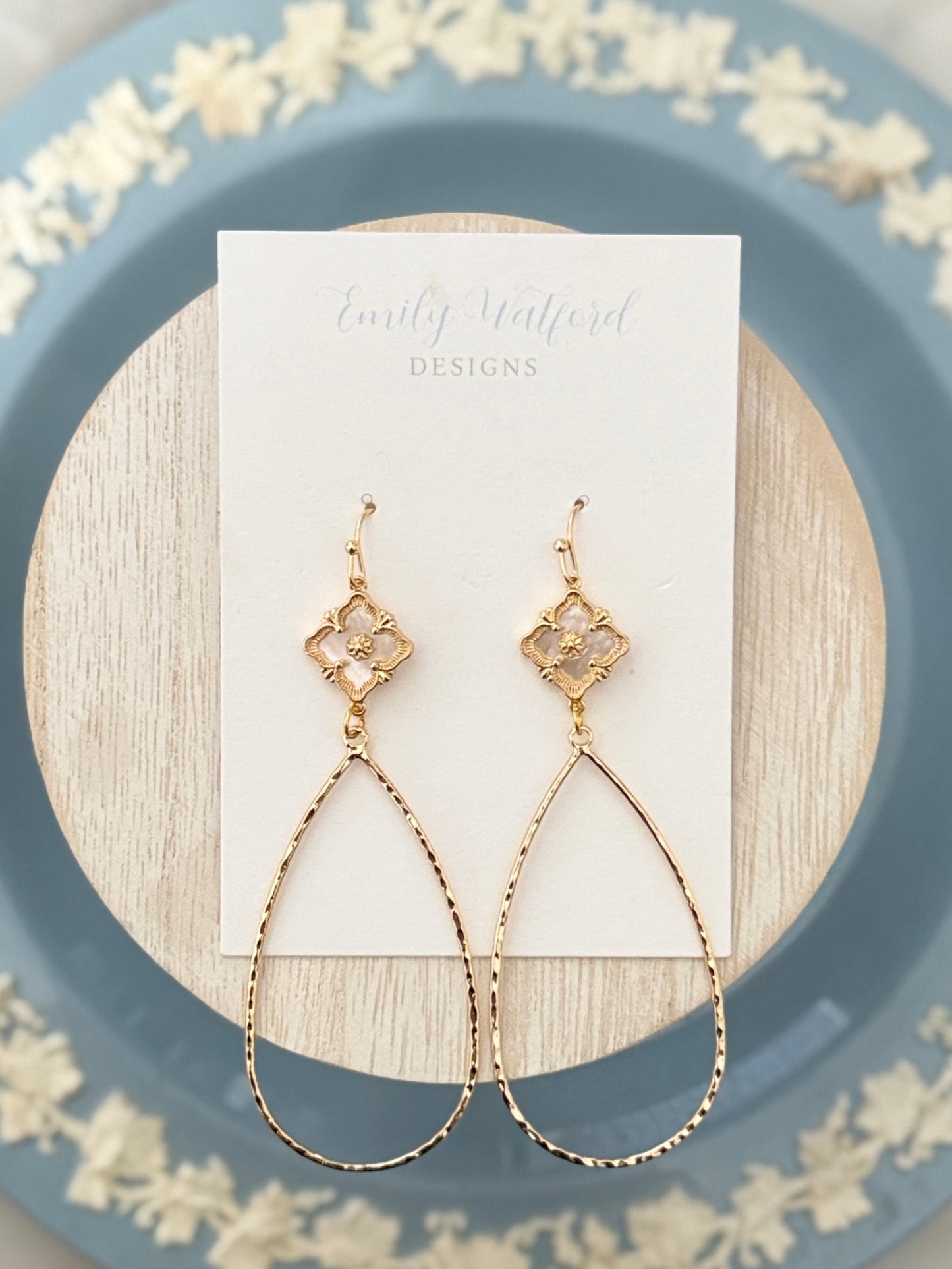 Pearl Oval Dangle