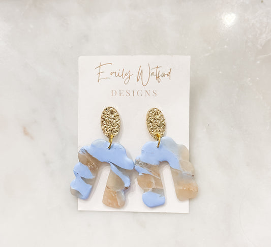 Blue mix scallop arch