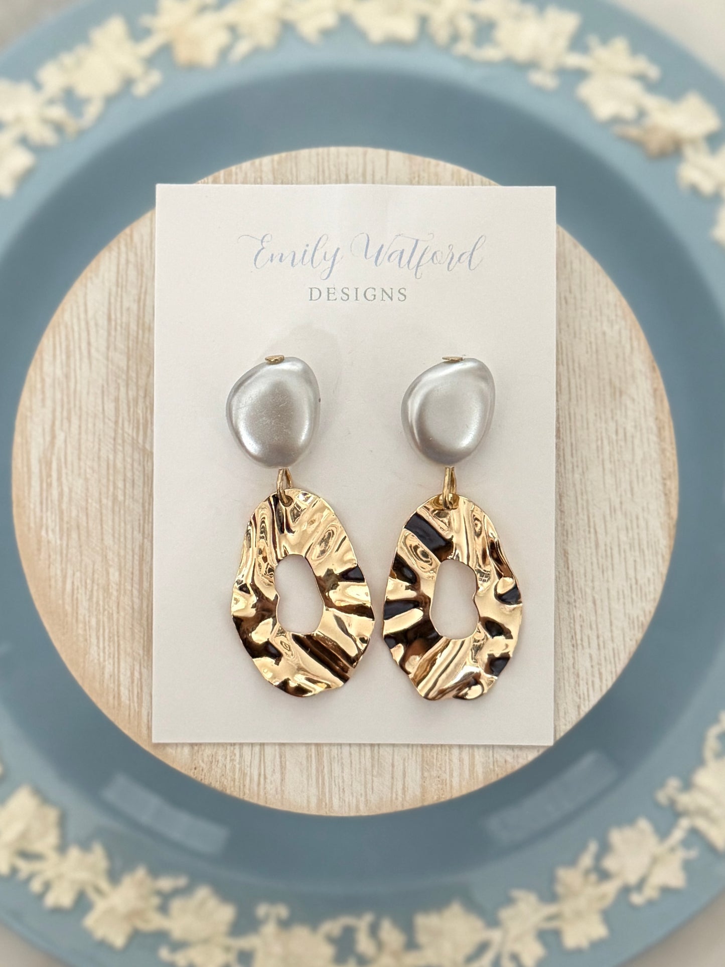 Wavy Gold Pearl Dangle