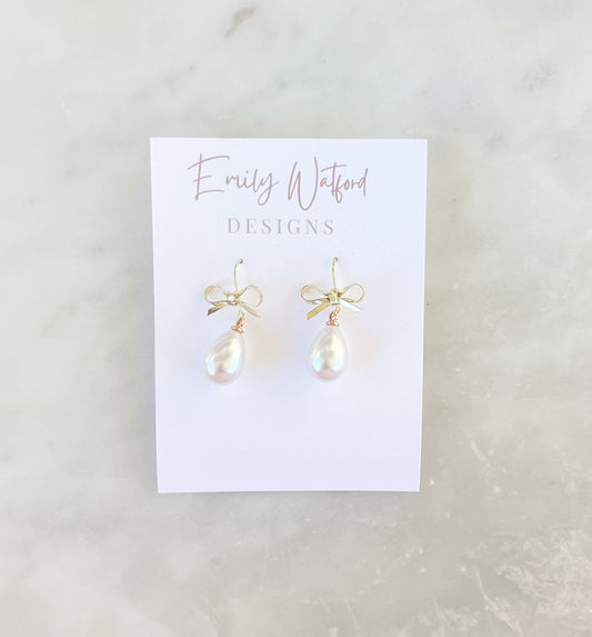 Small Pearl Bow Hook
